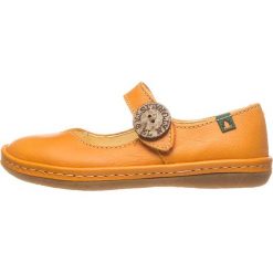 Skórzane baleriny w kolorze pomarańczowym z paskiem. Pomarańczowe baleriny dziewczęce Obuwie dla dzieci, bez zapięcia. W wyprzedaży za 165,95 zł.