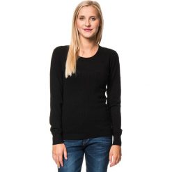 Sweter w kolorze czarnym. Czarne swetry klasyczne damskie marki William de Faye, z kaszmiru, z okrągłym kołnierzem. W wyprzedaży za 113,95 zł.