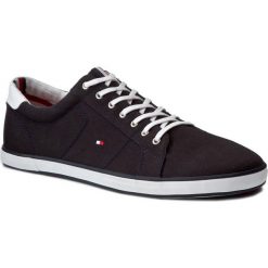 Tenisówki TOMMY HILFIGER - Harlow 1D FM0FM00596 Midnight 403. Niebieskie półbuty męskie TOMMY HILFIGER, bez wzorów, z materiału, na sznurówki. Za 249,00 zł.