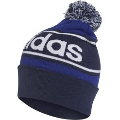 CZAPKA ZIMOWA ADIDAS LINEAR LOGO (MŁODZIEŻ). Czapki męskie Adidas, na zimę, bez wzorów, z elastanu, młodzieżowe. W wyprzedaży za 69,99 zł.