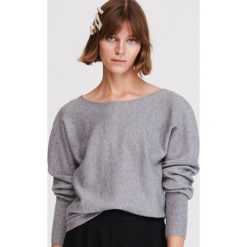 Sweter z dekoltem na plecach - Jasny szary. Szare swetry damskie Reserved, s, bez wzorów, bez rękawów, bez kaptura. W wyprzedaży za 49,99 zł.