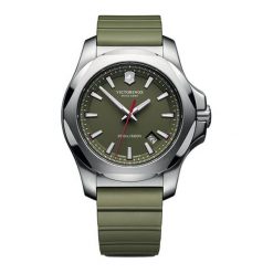 Zegarek "241683.1" w kolorze zielonym. Zielone zegarki męskie marki Victorinox, ze stali. W wyprzedaży za 1469,95 zł.