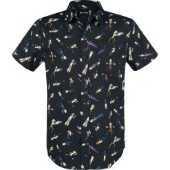 Rick And Morty Allover Workershirt wielokolorowy. Czarne koszule męskie marki Rick And Morty, s, z nadrukiem, z koszulowym kołnierzykiem, z krótkim rękawem. Za 184,90 zł.
