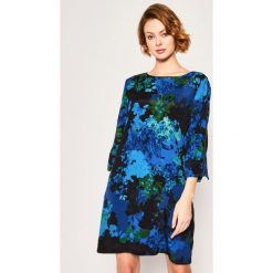 Sukienka codzienna Desigual Tennessee 20SWVW38. Niebieskie sukienki damskie Desigual, na co dzień, bez wzorów, bez kołnierzyka, bez rękawów, proste. W wyprzedaży za 309,00 zł.
