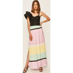 Pepe Jeans - Spódnica Pachi. Spódniczki damskie Pepe Jeans, na co dzień, s, bez wzorów, z poliesteru, casualowe, midi, rozkloszowane. W wyprzedaży za 339,90 zł.