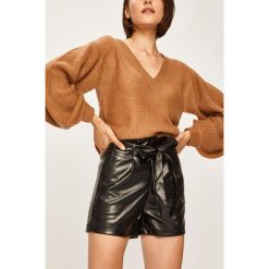 Answear - Szorty. Czarne szorty damskie ANSWEAR, s, z haftami, z elastanu, casualowe, z podwyższonym stanem. W wyprzedaży za 79,90 zł.