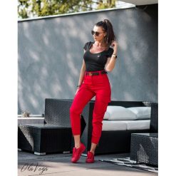 Spodnie ,,BOJÓWKI VANESS" czerwień. Czerwone spodnie damskie Divinostyle, s, bez wzorów, z elastanu. Za 169,00 zł.