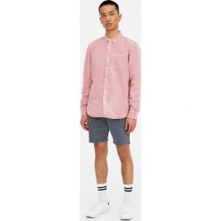 Kolorowe denimowe bermudy. Czarne bermudy męskie marki Pull&Bear, m. Za 49,90 zł.