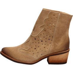 POLSKIE botki damskie DEONI KO-02 CAPPUCCINO. Botki damskie Deoni, z weluru, klasyczne, na wysokim obcasie, na obcasie, bez zapięcia. W wyprzedaży za 329,00 zł.