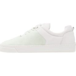 Leandro Lopes LOW TOP Tenisówki i Trampki mint/white. Szare tenisówki damskie marki Leandro Lopes, ze skóry. W wyprzedaży za 387,60 zł.