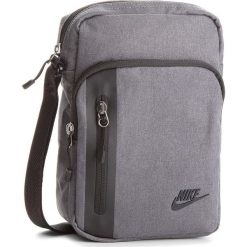 Saszetka NIKE - BA5268 021. Szare torby męskie skórzane Nike, bez wzorów, z materiału, młodzieżowe. Za 99,00 zł.
