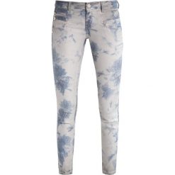 Freeman T. Porter ALEXA CROPPED Jeansy Slim Fit original. Szare jeansy damskie Freeman T. Porter, z elastanu. W wyprzedaży za 227,40 zł.
