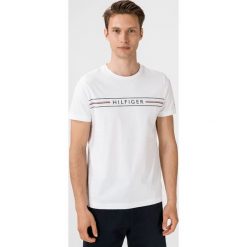 Tommy Hilfiger Koszulka Biały. Białe podkoszulki męskie TOMMY HILFIGER, xl, z nadrukiem, z bawełny, z krótkim rękawem. Za 187,95 zł.