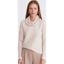 Sweter z luźnym golfem - Beżowy. Brązowe swetry damskie Reserved, s, bez wzorów, bez rękawów. Za 99,99 zł.