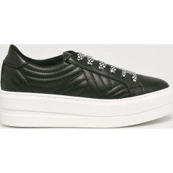 Tamaris - Buty. Czarne buty sportowe damskie Tamaris, bez wzorów, ze skóry, sportowe. W wyprzedaży za 199,90 zł.