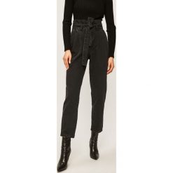 Answear - Jeansy. Czarne jeansy damskie ANSWEAR, s, w paski, z bawełny, z podwyższonym stanem. Za 149,90 zł.