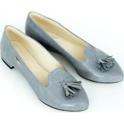 Balerinki w szpic - skóra naturalna - model 045 - kolor szary błyszczący. Szare baleriny damskie Zapato, bez wzorów, z jeansu, klasyczne, bez obcasa, na obcasie. W wyprzedaży za 179,40 zł.