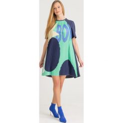 SUKIENKA LEMMA Sportmax Code. Sukienki damskie Sportmax Code, na imprezę, bez wzorów, z tkaniny, z okrągłym kołnierzem, bez rękawów, mini. Za 720,00 zł.
