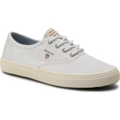 Tenisówki GANT - New Haven 18538396 Bright White G290. Białe półbuty damskie GANT, bez wzorów, z gumy, bez zapięcia. W wyprzedaży za 159,00 zł.