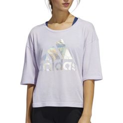ADIDAS BADGE OF SPORT TEE > FM1657. Bluzki sportowe damskie Adidas, xl, bez wzorów, z bawełny, z okrągłym kołnierzem, bez rękawów, bez kaptura. Za 119,99 zł.