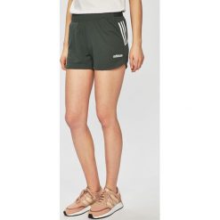 Adidas Performance - Szorty. Zielone spodenki sportowe damskie adidas Performance, s, bez wzorów, z poliesteru, sportowe. W wyprzedaży za 79,90 zł.