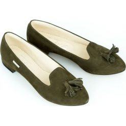 Nubukowe baleriny z ostrym noskiem - skóra naturalna - model 045 - kolor oliwka. Szare baleriny damskie Zapato, bez wzorów, z jeansu, klasyczne, bez obcasa, na obcasie. W wyprzedaży za 179,40 zł.