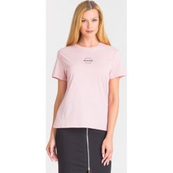 T-SHIRT PINKO. Różowe t-shirty damskie Pinko, s, z aplikacjami, z bawełny, z okrągłym kołnierzem. Za 155,40 zł.