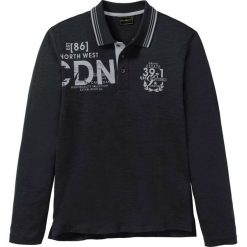 Shirt polo z długim rękawem i plisą guzikową bonprix czarny z nadrukiem. Czarne koszulki męskie bonprix, s, z nadrukiem, z bawełny, z długim rękawem. Za 32,99 zł.