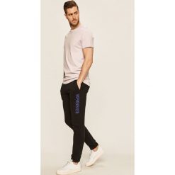 Napapijri - Spodnie. Czarne spodnie męskie Napapijri, xl, z nadrukiem, z bawełny. Za 389,90 zł.