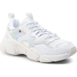Sneakersy TOMMY HILFIGER - Wmns Iridescent Chunky Sneaker FW0FW04525 Iridescent/White 0K6. Białe półbuty damskie TOMMY HILFIGER, ze skóry. Za 579,00 zł.
