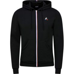 LE COQ SPORTIF ESSENTIELS FULL ZIP HOODIE > 1922094. Bluzy męskie le coq sportif, xl, z aplikacjami, z bawełny, klasyczne, z kapturem, bez rękawów, z kapturem. Za 349,99 zł.