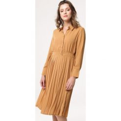 Camelowa Sukienka Reliably. Brązowe sukienki damskie Born2be, na wiosnę, s, bez wzorów, z tkaniny, bez kołnierzyka, bez rękawów. Za 119,99 zł.