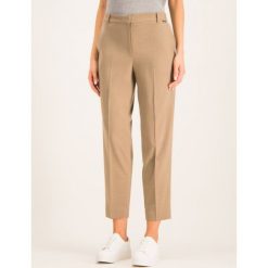 Chinosy Calvin Klein K20K201396. Brązowe spodnie damskie Calvin Klein, bez wzorów, z elastanu. W wyprzedaży za 269,00 zł.