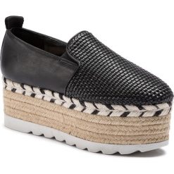 Espadryle GUESS - Genisis FL6GNS ELE14 BLACK. Czarne espadryle damskie Guess, z aplikacjami, ze skóry ekologicznej, bez obcasa, na koturnie. Za 649,00 zł.
