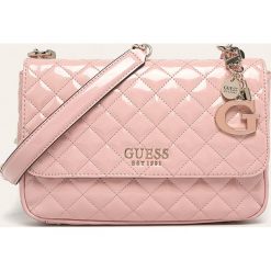 Guess Jeans - Torebka. Pomarańczowe listonoszki damskie Guess Jeans, z aplikacjami, z bawełny, na ramię, bez dodatków. Za 629,90 zł.