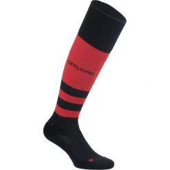 Skarpety do rugby R500 wysokie męskie. Czarne skarpetki męskie OFFLOAD, bez wzorów, z elastanu. Za 24,99 zł.