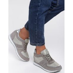 Szare Sneakersy Come Of Age. Szare koturny damskie Renee, z nadrukiem, sportowe. Za 99,99 zł.