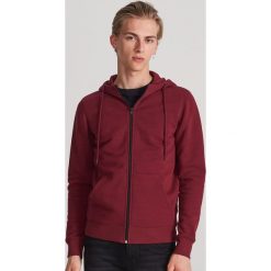 Rozpinana bluza z kapturem - Bordowy. Czerwone bluzy męskie Reserved, s, bez wzorów, z kapturem, bez rękawów, z kapturem. W wyprzedaży za 49,99 zł.