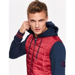 BLUZA ROZPINANA MĘSKA. Czerwone bluzy męskie Top Secret, na zimę, m, bez wzorów, z bawełny, z kapturem, bez rękawów. W wyprzedaży za 59,99 zł.