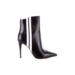 Botki Guess FLOND4LEA09. Czarne botki damskie marki Guess. Za 651,14 zł.