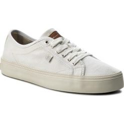 Tenisówki MARC O'POLO - 702 13923501 617 White 100. Białe półbuty damskie Marc O'Polo, bez wzorów, z gumy, bez zapięcia. W wyprzedaży za 269,00 zł.