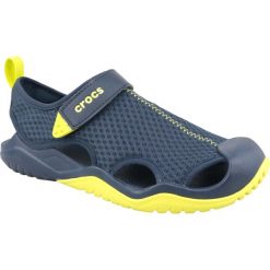 Crocs M Swiftwater Mesh Deck Sandal 205289-42K. Szare klapki męskie Crocs, bez wzorów, z materiału. W wyprzedaży za 199,99 zł.