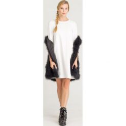 SUKIENKA TWINSET. Białe sukienki damskie Twinset, na co dzień, s, z haftami, z materiału, z okrągłym kołnierzem, bez rękawów, mini, proste. Za 879,00 zł.