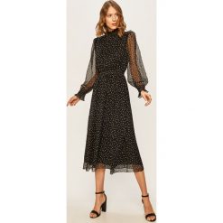 Answear - Sukienka. Czarne sukienki damskie ANSWEAR, na co dzień, s, w grochy, z poliesteru, casualowe, z golfem, z długim rękawem, długie, midi, rozkloszowane. W wyprzedaży za 139,90 zł.