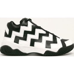 Converse - Buty skórzane. Czarne buty sportowe damskie Converse, bez wzorów, ze skóry, sportowe. Za 419,80 zł.