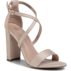 Sandały DEEZEE - KL-0812-16 Beige. Brązowe klapki damskie DeeZee, bez wzorów, ze skóry ekologicznej, bez obcasa, na obcasie. Za 89,99 zł.