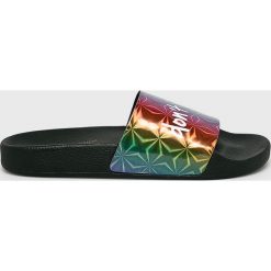 TheWhiteBrand - Klapki. Klapki damskie TheWhiteBrand, bez wzorów, ze skóry, bez obcasa, na obcasie. W wyprzedaży za 129,90 zł.