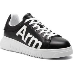 Sneakersy EMPORIO ARMANI - X4X264 XL773 A120 Black/Optical White. Czarne sneakersy męskie marki Emporio Armani, bez zapięcia. Za 1079,00 zł.
