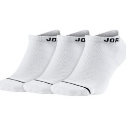 Skarpety Jordan Jumpman No-Show 3PPK (SX5546-100). Białe skarpetki męskie marki Jordan, z poliesteru. Za 59,99 zł.