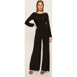 DKNY - Kombinezon DD9JL284. Czarne kombinezony damskie DKNY, bez wzorów, z poliesteru, z okrągłym kołnierzem, z długim rękawem, długie. Za 599,90 zł.